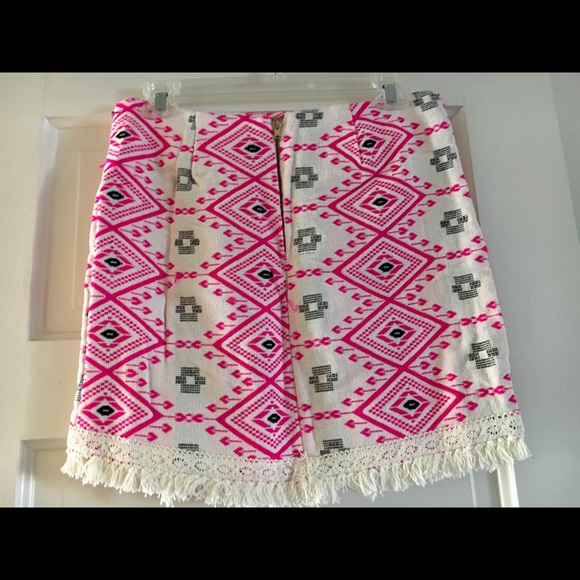 Aztec Pattern Skirt - Picture 3 of 4